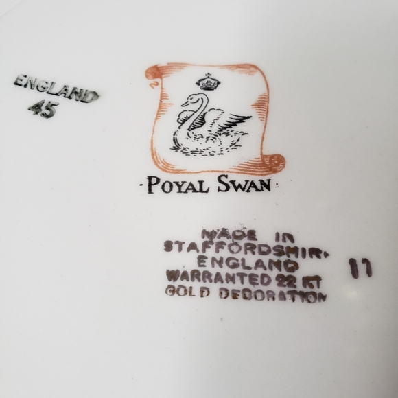 Vintage circa 1940's , 1950's Royal Swan porcelain dinner plate. - Picture 3 of 3
